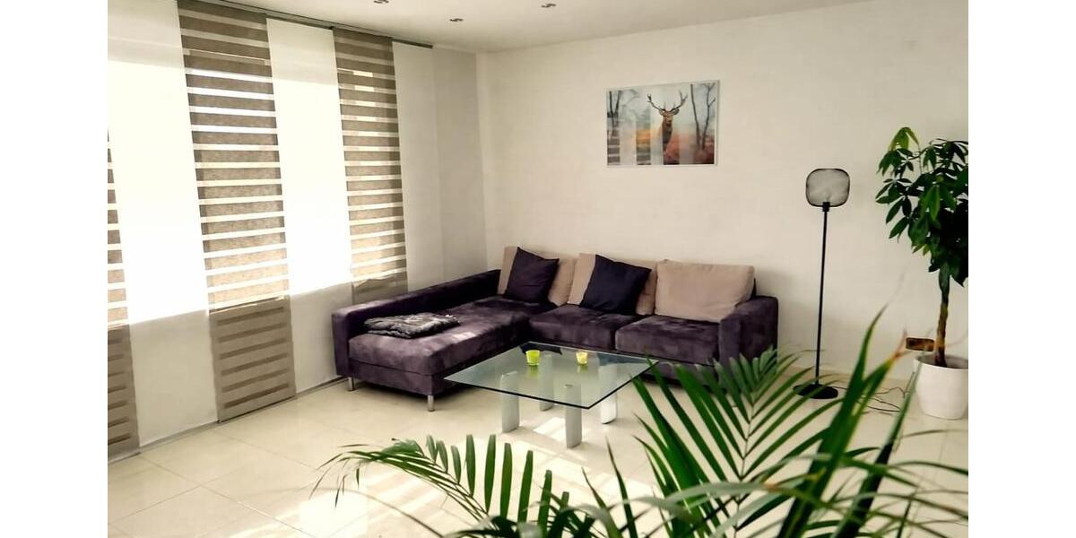 Hochparterre Grünsfeld - 2.5 Zimmer, 120 m&sup2;, 1.080&euro; | Angebot:26038452