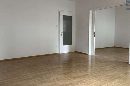 Wohnung zum Mieten in Würzburg 1.075 € 82 m² 3 zimmer