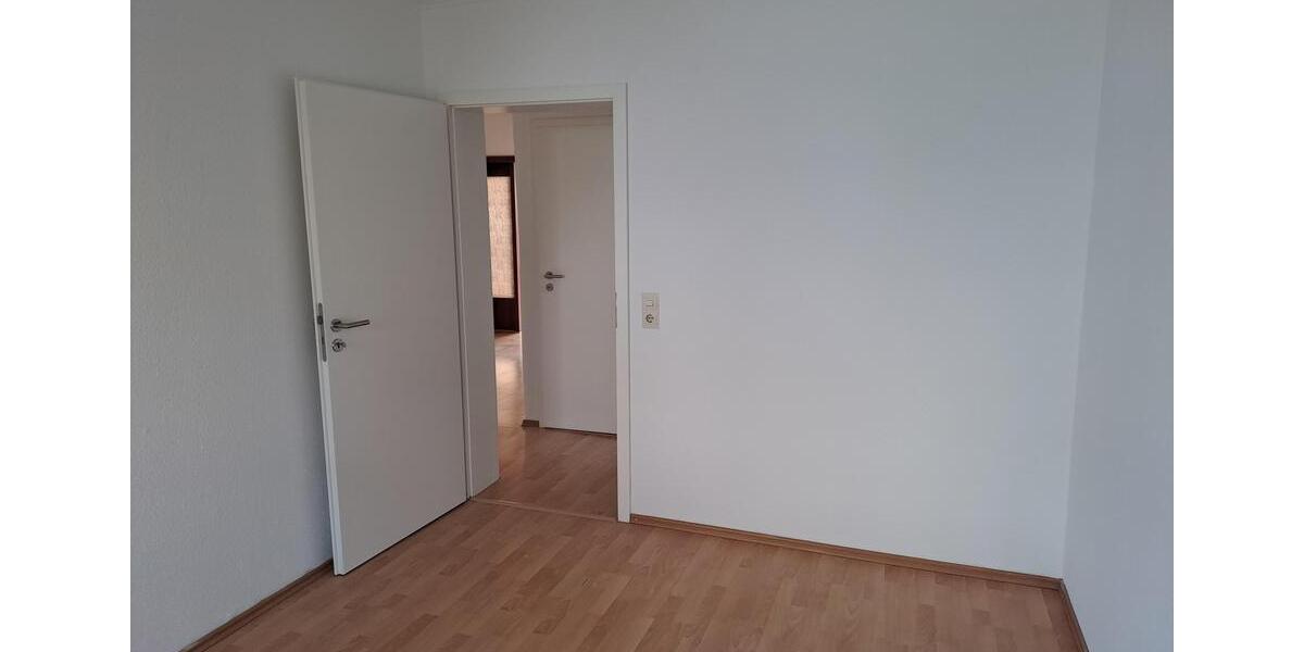 Erdgeschoßwohnung Würzburg Lengfeld - 3 Zimmer, 86 m&sup2;, 999&euro; | Angebot:26630836
