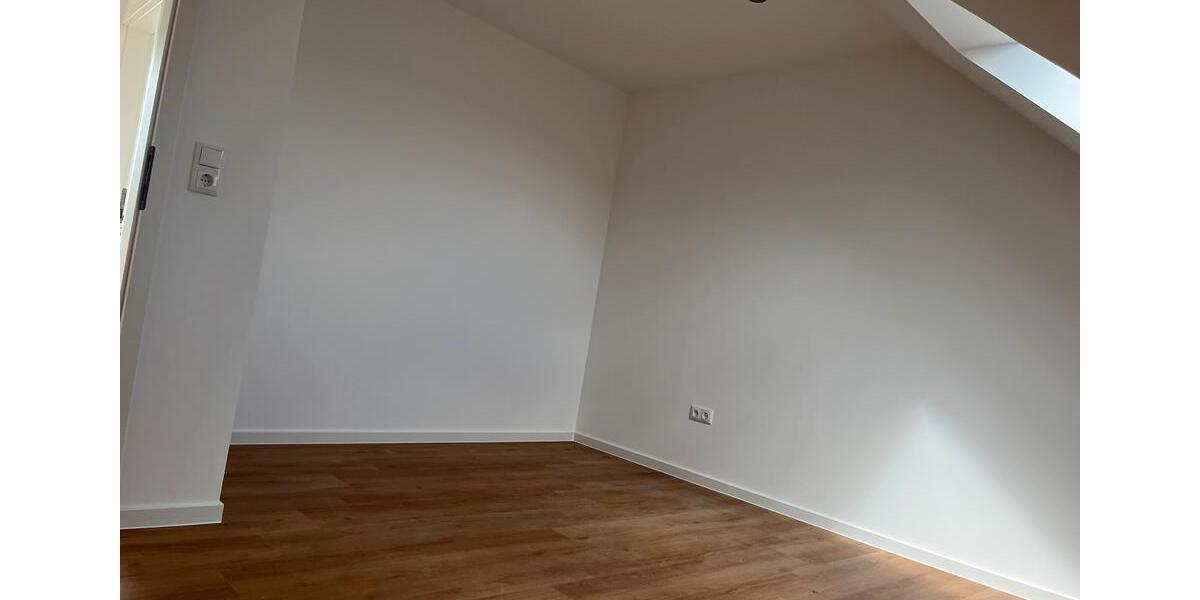 Dachgeschoßwohnung Grafenrheinfeld - 3 Zimmer, 65 m&sup2;, 650&euro; | Angebot:26686962