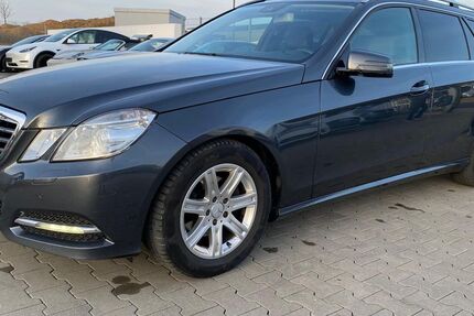 Mercedes-Benz E 220 230.207 km 8.888 &euro; Bergtheim 97241