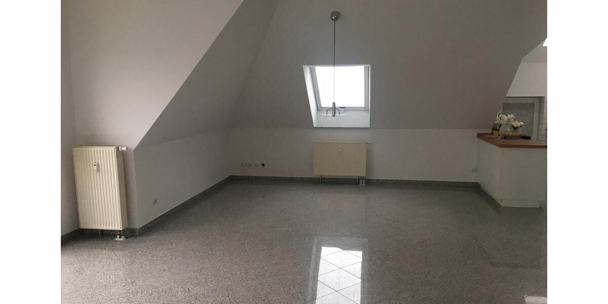Dachgeschoßwohnung Frickenhausen am Main - 3 Zimmer, 99 m&sup2;, 1.000&euro; | Angebot:26560530