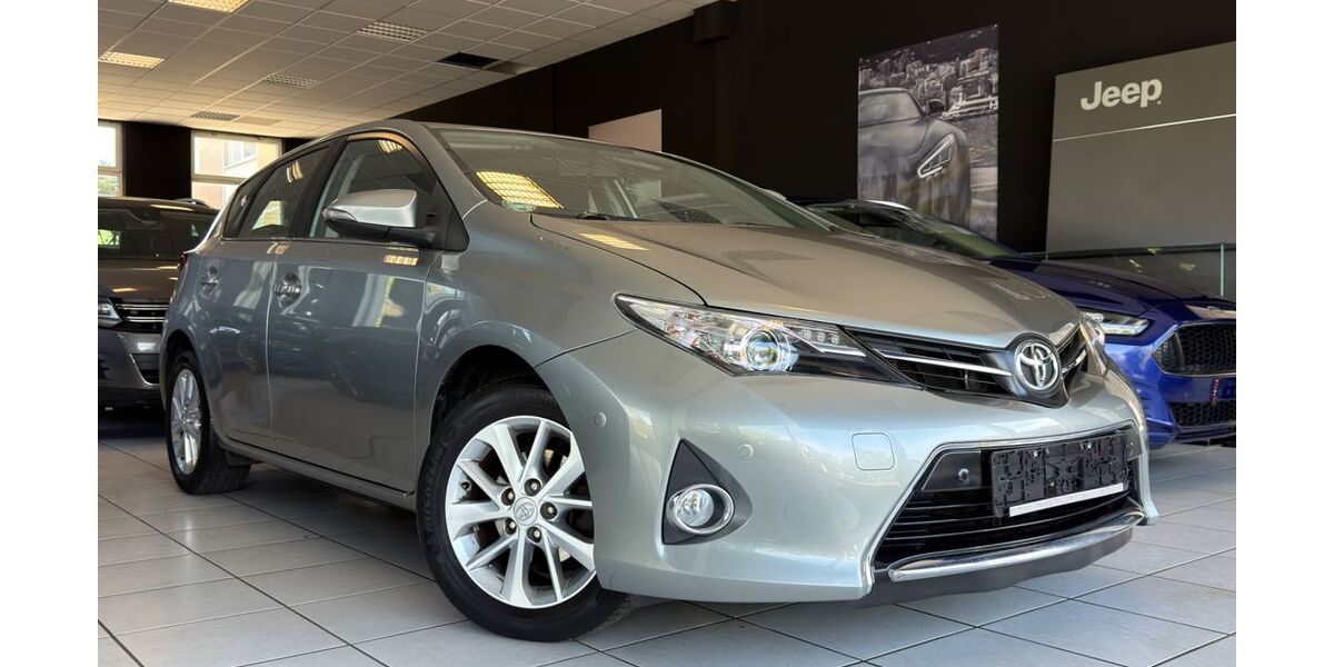 Toyota Auris 120.000 km 8.990 &euro; Estenfeld 97230