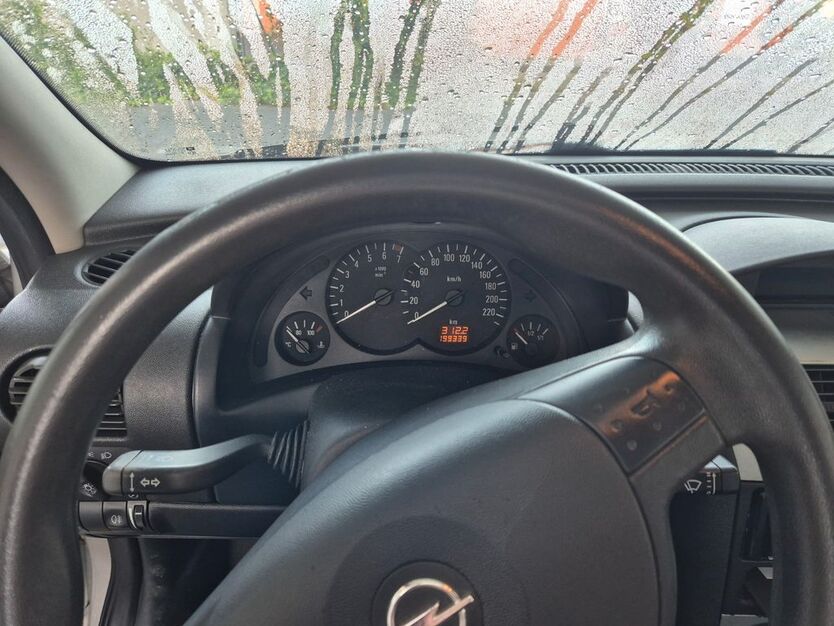 Opel Corsa 199.339 km 1.100 € Kitzingen 97318