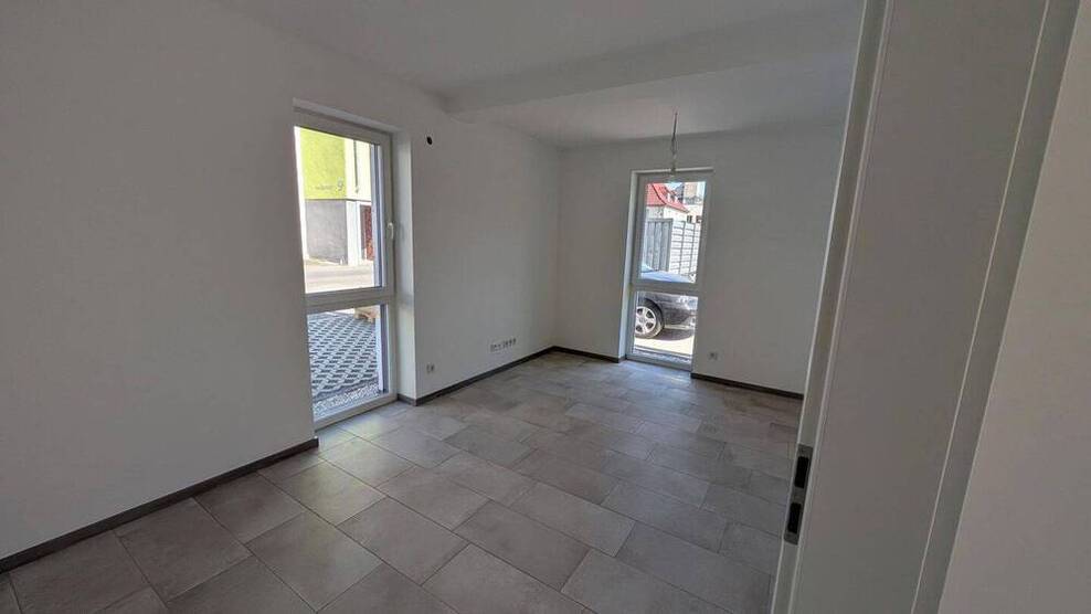 Tolle NeubauWohnung mit Terrasse, Garten und Wallbox - Erstbezug in ruhiger Lage von Würzburg
