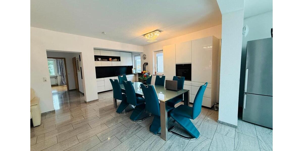 Mehrfamilienhaus von Privat mit Einliegerwohnung 7 zimmer