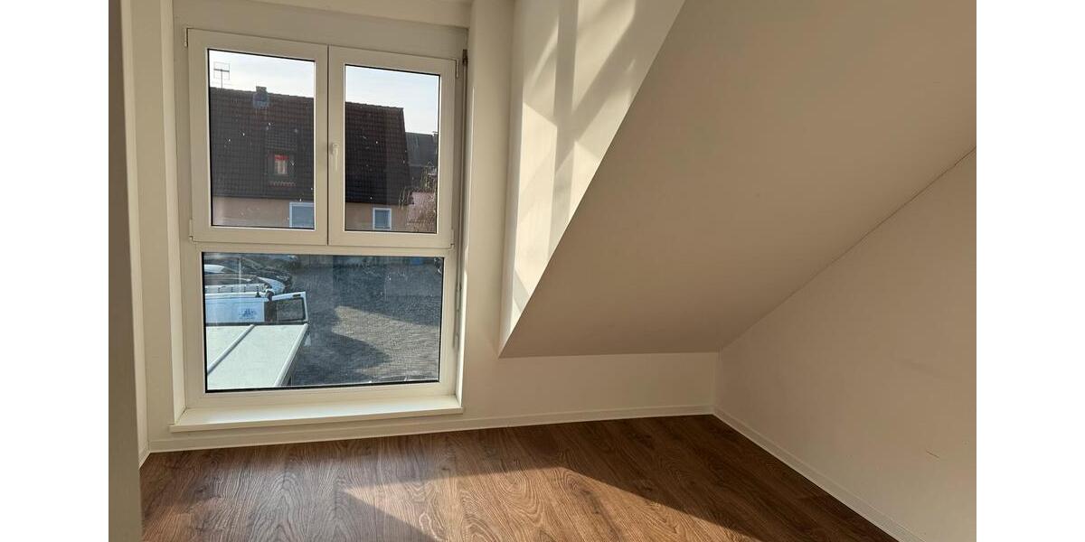 Helle Büro- oder Praxisräume in Geschäftshaus in Kürnach zimmer