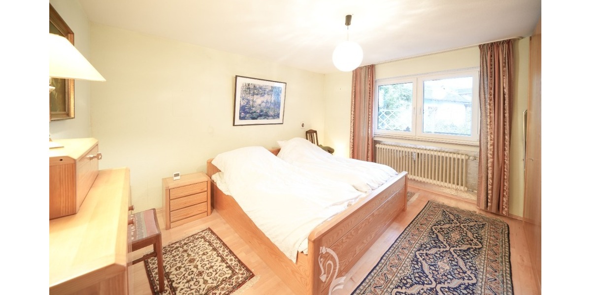 Zwei- bis Dreiparteienhaus in zentraler Lage mit Einliegerwohnung und Ausbaupotenzial im DG - Zweifamilienhaus Zell am Main | Angebot:26652819