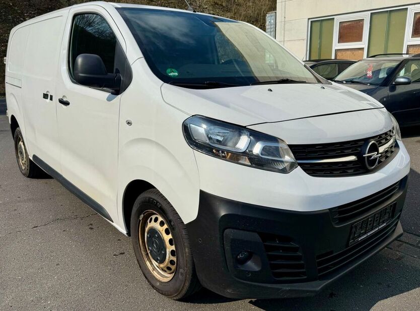Opel Vivaro 269.000 km 7.390 € Würzburg 97080