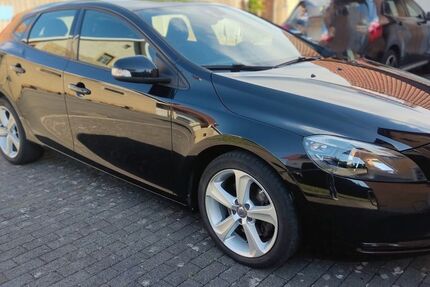 Volvo V40 113.000 km 8.699 &euro; Schnepfenbach 97337