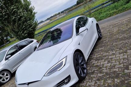 Tesla Model S 123.000 km 29.900 &euro; Dettelbach 97337