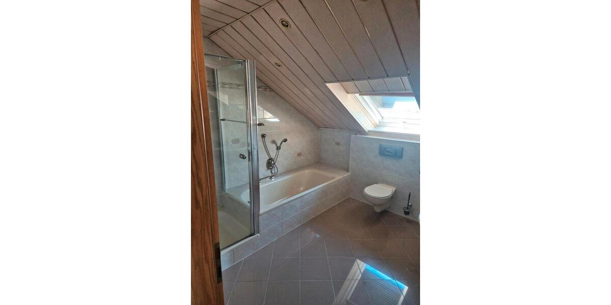 Dachgeschoßwohnung Marktheidenfeld - 2.5 Zimmer, 77 m&sup2;, 240.000&euro; | Angebot:26709545