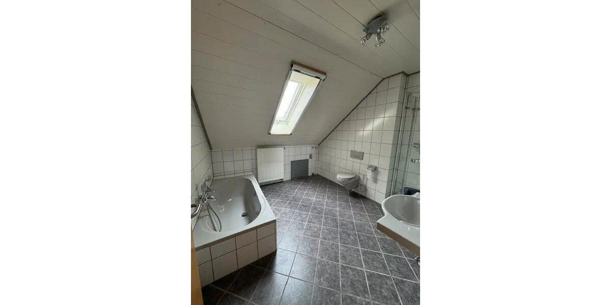 Einfamilienhaus Grünsfeld - 8 Zimmer, 266 m&sup2;, 550.000&euro; | Angebot:26395188