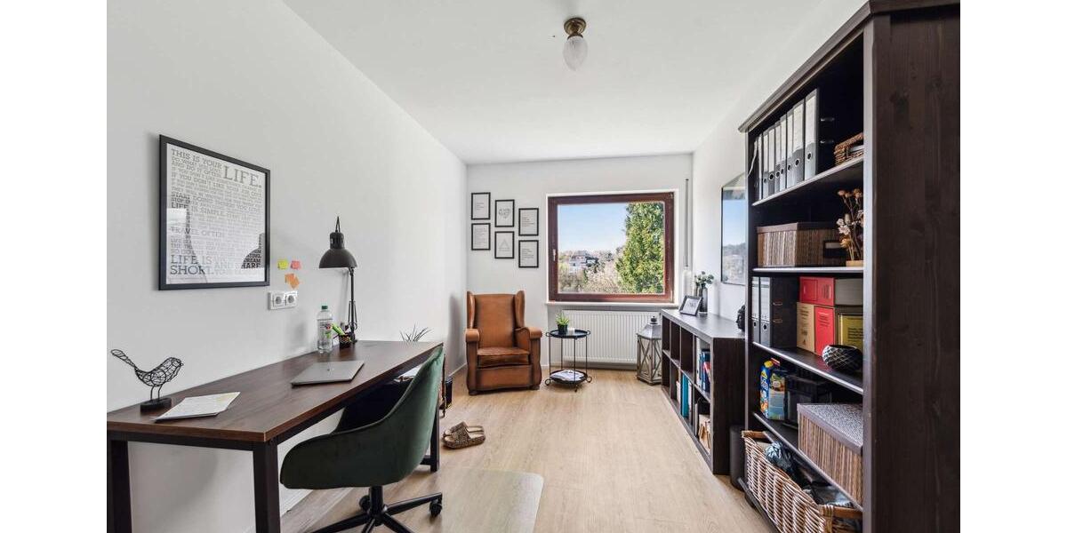 Einfamilienhaus Würzburg Dürrbachau - 8 Zimmer, 208 m&sup2;, 2.500&euro; | Angebot:26676454