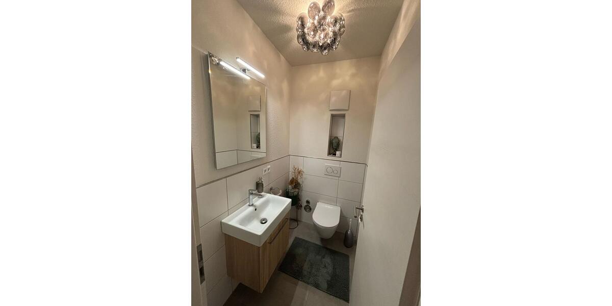 Etagenwohnung Würzburg Lengfeld - 4 Zimmer, 133 m&sup2;, 1.710&euro; | Angebot:24820406