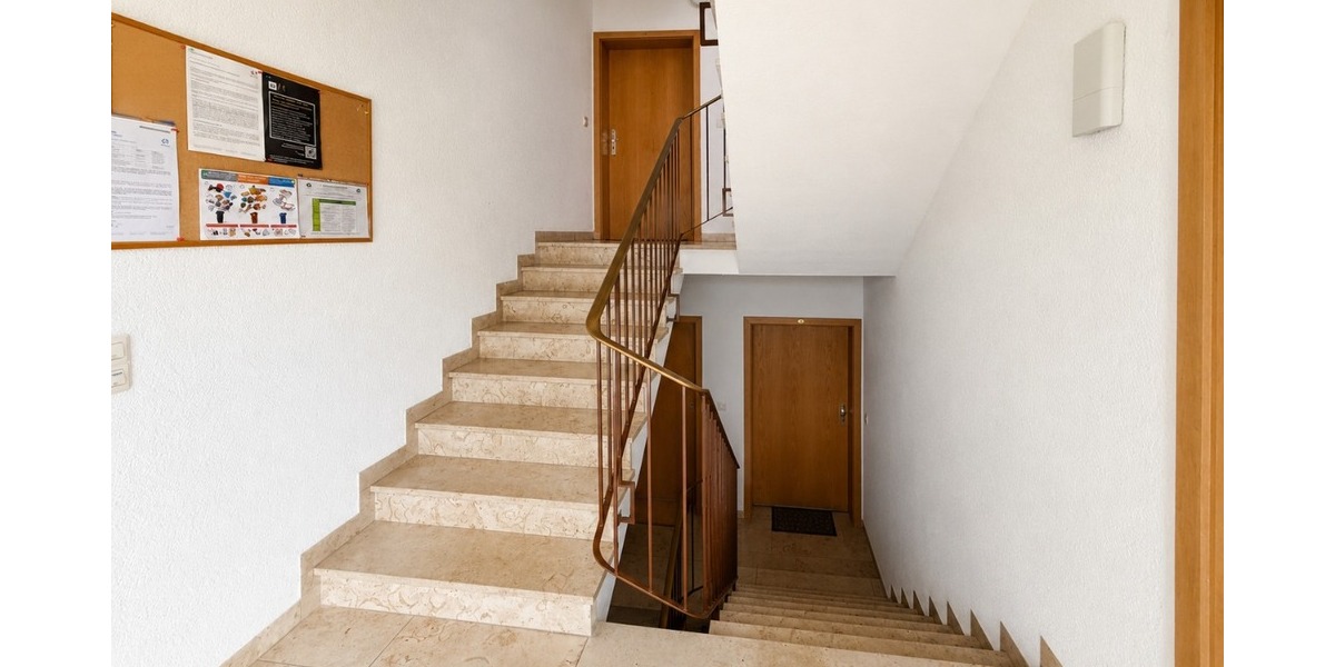 Ruhig wohnen, stadtnah leben – 2-Zimmer-Wohnung mit Dachloggia und Tiefgaragenstellplatz - Etagenwohnung würzburg Versbach | Angebot:27144301