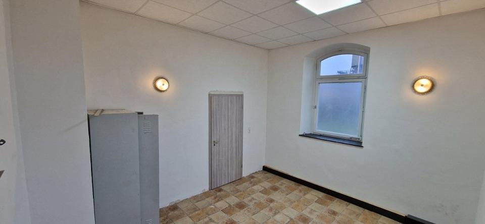 Helle Große 2 Zimmer Wohnung + Küche 15min v. Würzburg