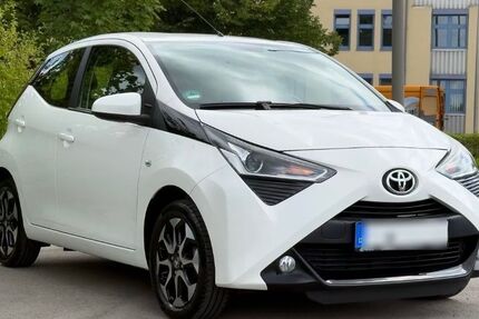 Toyota Aygo (X) 56.600 km 8.300 € Würzburg 97084
