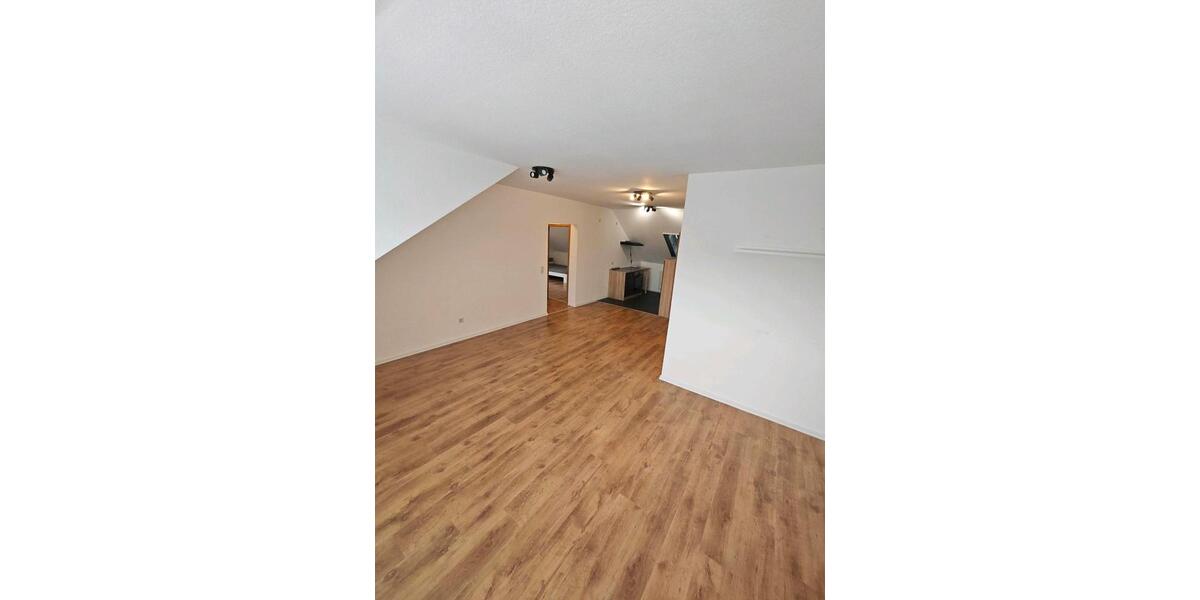 Dachgeschoßwohnung Hafenlohr - 3 Zimmer, 71 m&sup2;, 580&euro; | Angebot:26120691