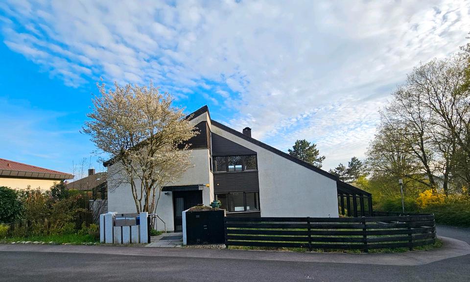 Einfamilienhaus Würzburg Heuchelhof - 7 Zimmer, 259 m&sup2;, 630.000&euro; | Angebot:26573083