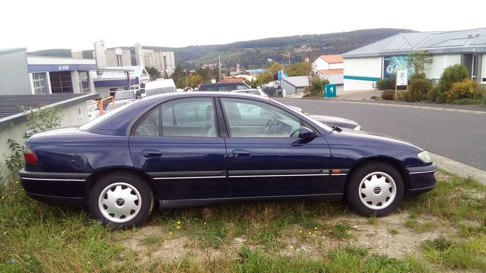 Opel Omega 160.000 km 2.500 € Karlstadt 97753