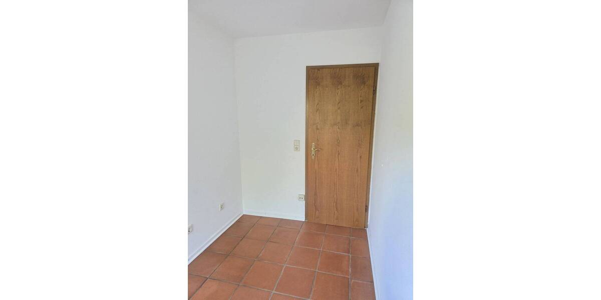 Etagenwohnung Würzburg Zellerau - 3 Zimmer, 100 m&sup2;, 1.300&euro; | Angebot:26515279