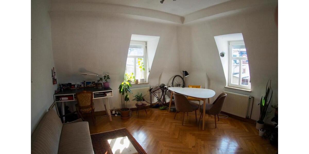 Dachgeschoßwohnung Würzburg - 3 Zimmer, 60 m&sup2;, 599&euro; | Angebot:25905184