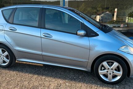 Mercedes-Benz A 180 212.900 km 2.990 &euro; Arnstein-Heugrumbach 97450