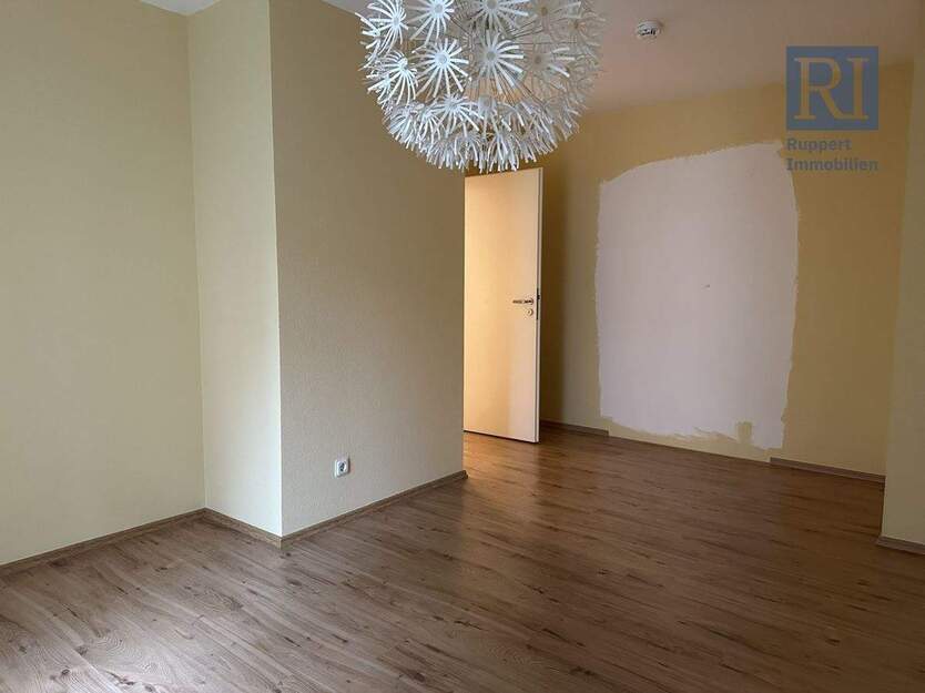 Helle 2-Zimmer-Wohnung mit Balkon und Stellplatz in der Sanderau 2 zimmer