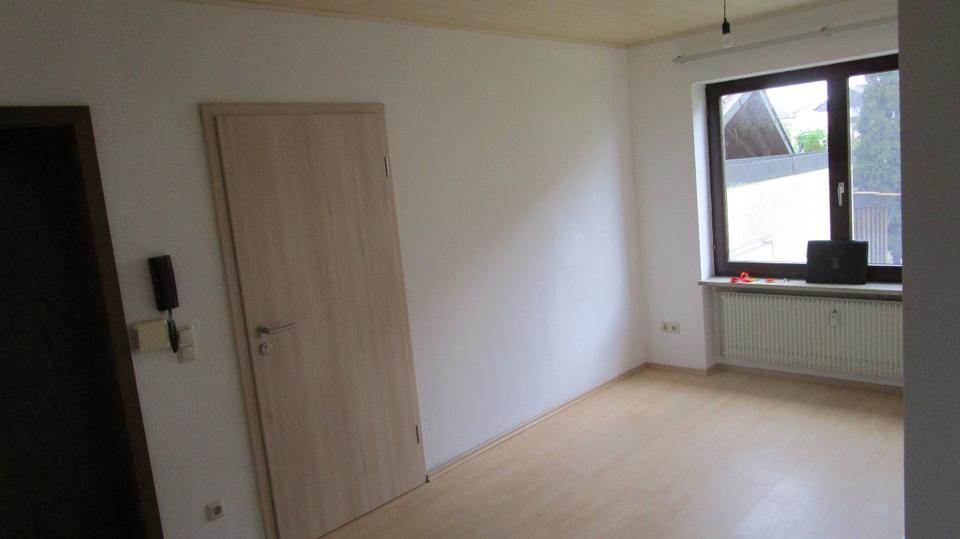Mehrfamilienhaus, Wohnhaus Röthlein - 8 Zimmer, 239 m&sup2;, 450.000&euro; | Angebot:26432113