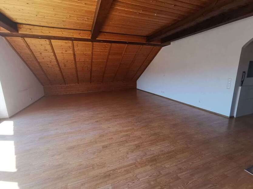 Wohnung zum Mieten in Gambach 690 € 107 m²