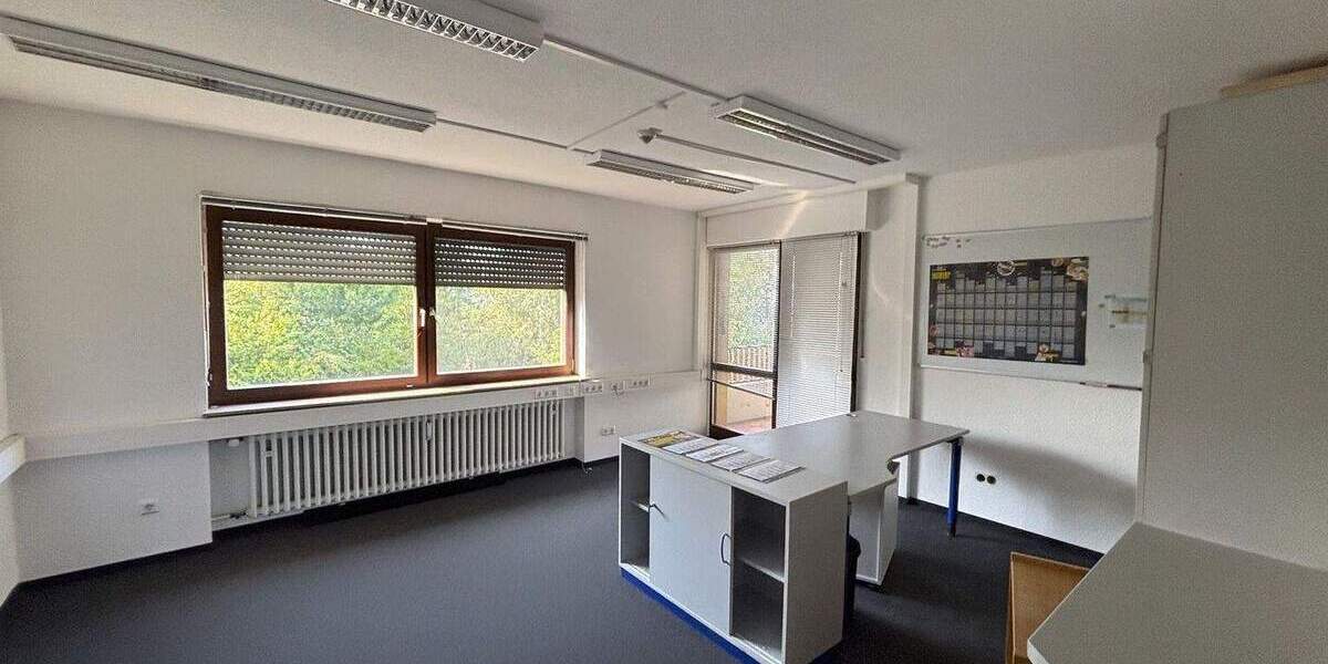 Renovierte Büroflächen im Gewerbepark Rottendorf - ab 80 m², inkl. NK zimmer