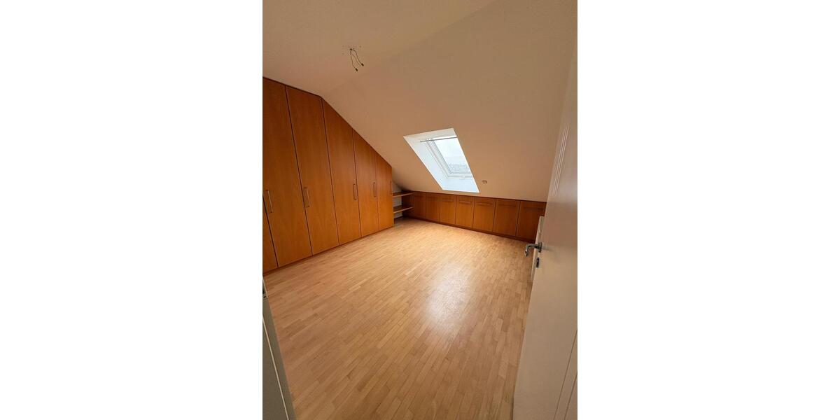 Maisonettenwohnung Würzburg Dürrbachau - 4 Zimmer, 134 m&sup2;, 1.650&euro; | Angebot:26256521