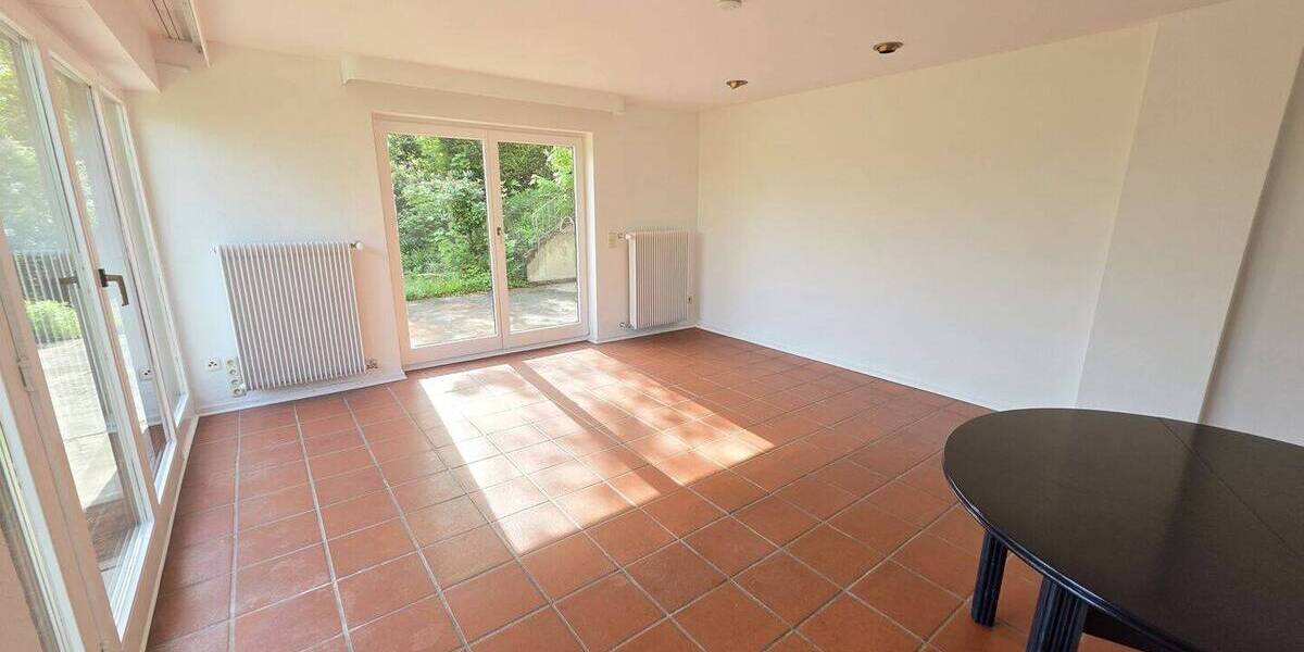 Etagenwohnung Würzburg Zellerau - 3 Zimmer, 100 m&sup2;, 1.300&euro; | Angebot:26515279