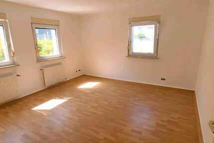 Wohnung Ochsenfurt - 3 Zimmer, 65 m&sup2;, 500&euro; | Angebot:26208351