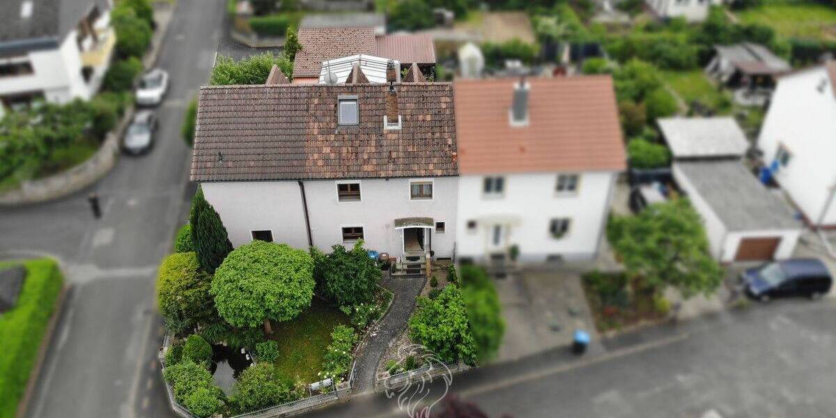 Doppelhaushälfte Volkach - 8 Zimmer, 185 m&sup2;, 357.000&euro; | Angebot:25737335