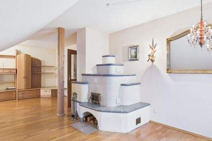 2-Zimmerwohnung in einem 6-Parteienhaus - ruhige Wohnlage mit Balkon und Stellplatz 2 zimmer