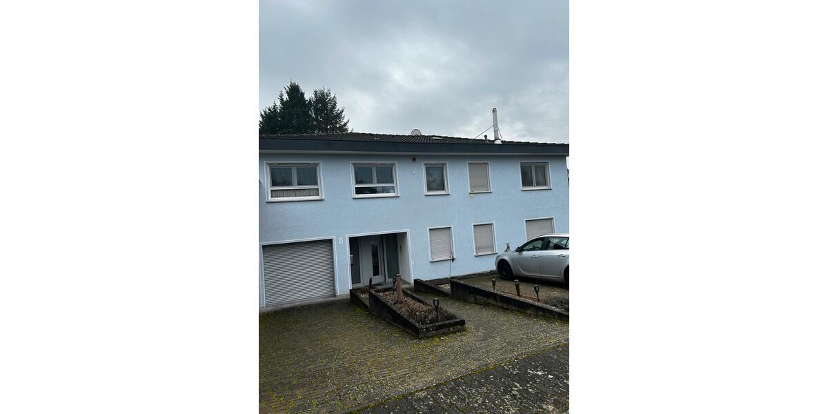 Helle 4 Zimmer Wohnung für zwei Personen oder auch als Praxis 4 zimmer