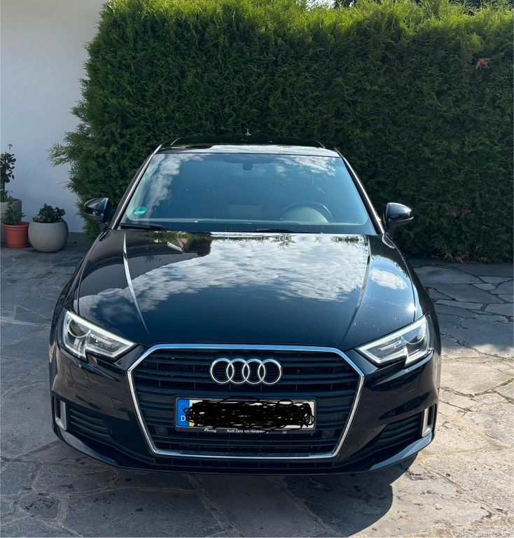 Audi A3 144.000 km 17.399 € Lauda 97922