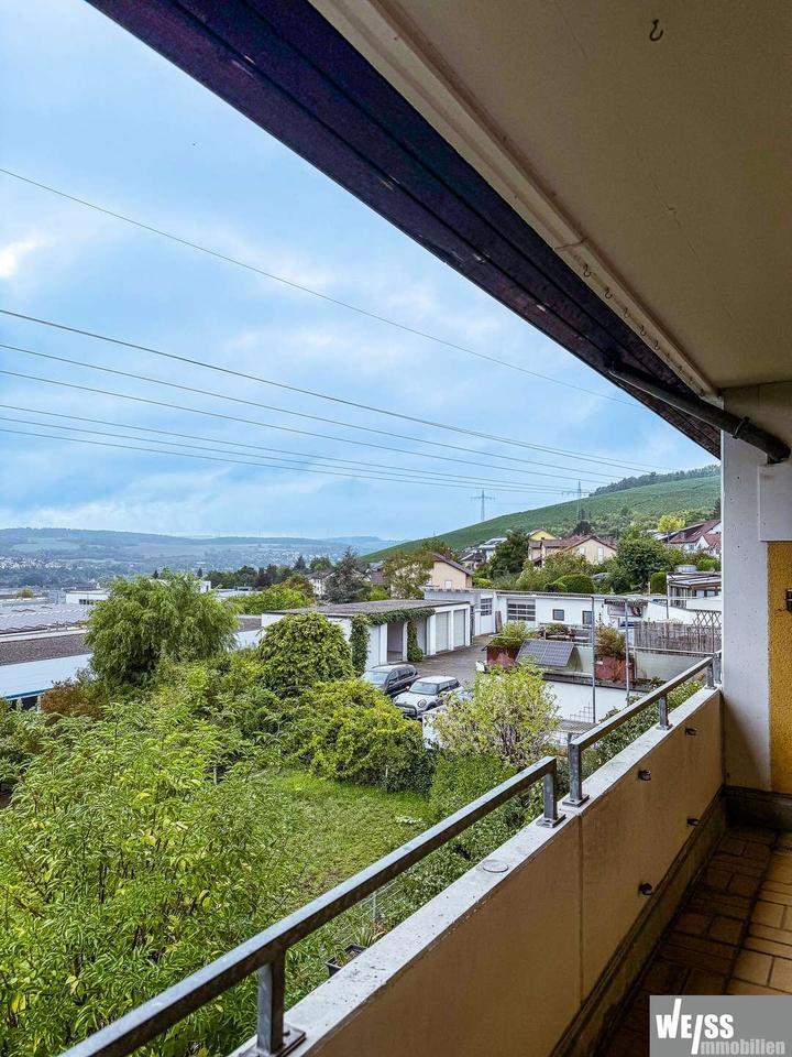 Renovierte 4-Zimmer Whg. mit Balkon, Garage und Stellplatz in der Dürrbachau zimmer