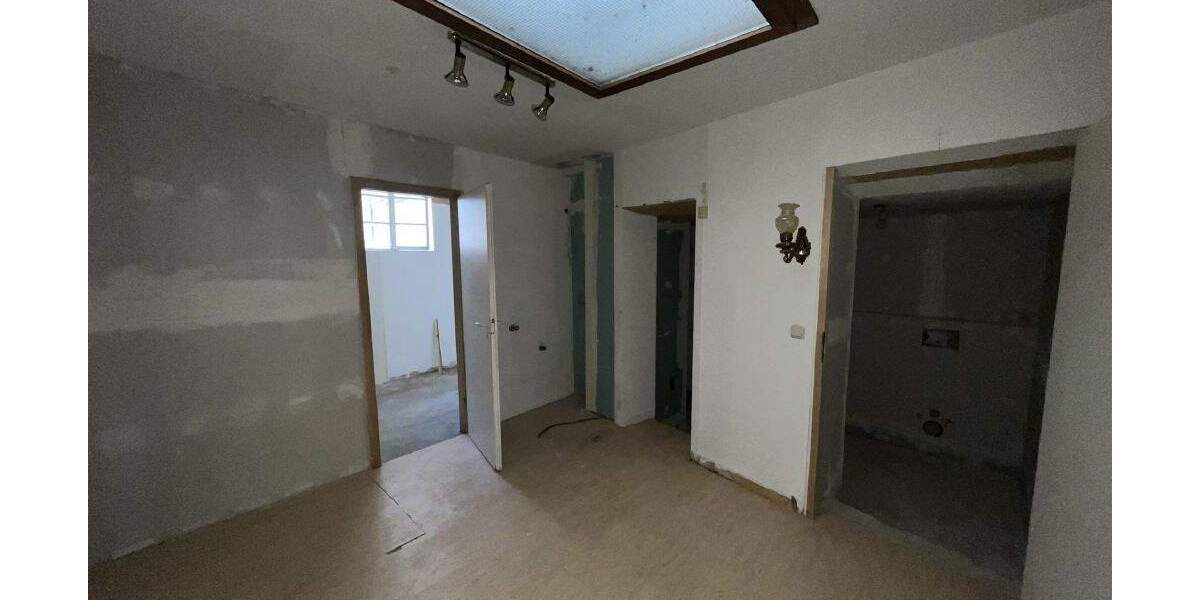 Mehrfamilienhaus, Wohnhaus Tauberbischofsheim - 8 Zimmer, 300 m&sup2;, 192.500&euro; | Angebot:25706844