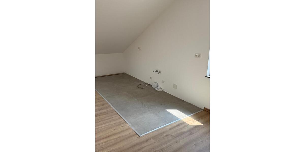 Dachgeschoßwohnung Würzburg Lengfeld - 2 Zimmer, 65 m&sup2;, 800&euro; | Angebot:26522851