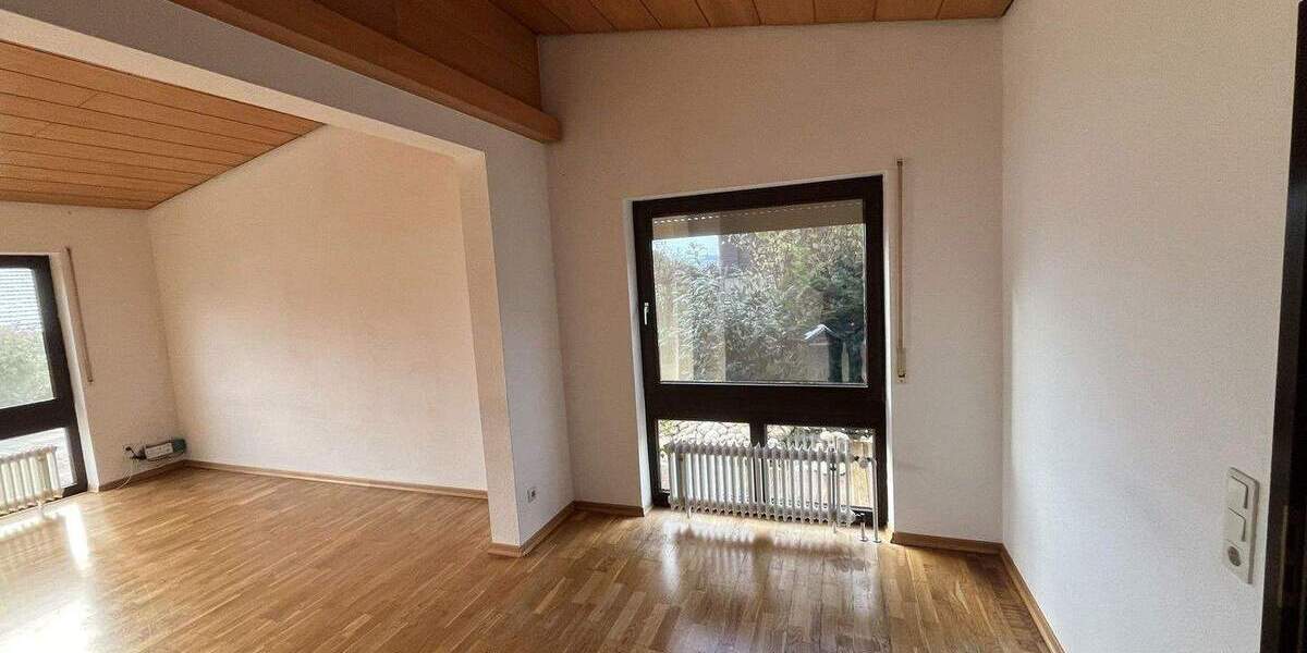 Freistehender Bungalow mit 2 Appartements 7 zimmer