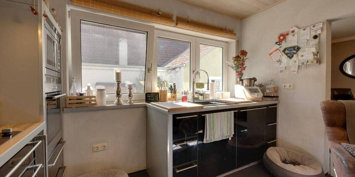 Mehrfamilienhaus, Wohnhaus Kitzingen - 7 Zimmer, 250 m&sup2;, 500.000&euro; | Angebot:25747372