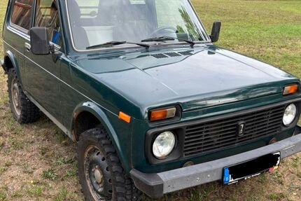 Lada Niva 57.000 km 3.490 &euro; Zellingen 97225