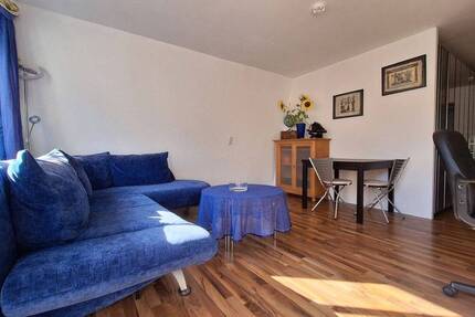 2 Zimmer Stadtwohnung im Zentrum von Kitzingen in der Kaiserstr.Absolut ruhig und sonnig mit Balkon :-) Nur 2 Min.fußläufig zur Fußgängerzone und Main 2 zimmer