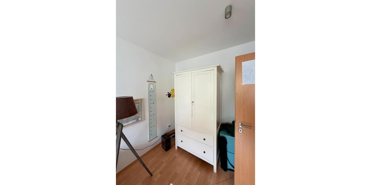 Erdgeschoßwohnung Gerbrunn - 4 Zimmer, 136 m&sup2;, 1.450&euro; | Angebot:26566782