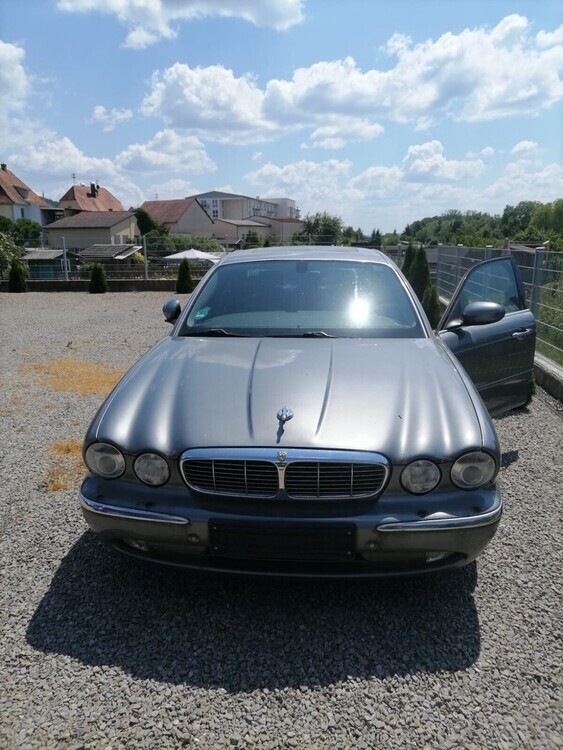 Jaguar XJ8 290.000 km 7.000 € Lauda-Königshofen 97922