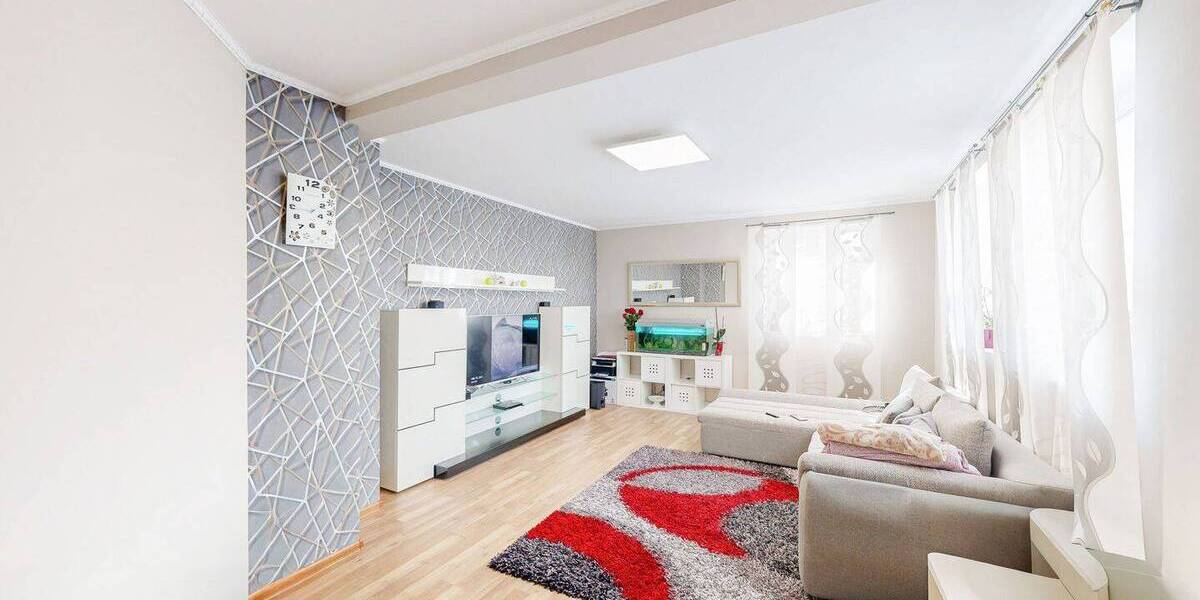 Mehrfamilienhaus, Wohnhaus Geroldshausen - 6 Zimmer, 141 m&sup2;, 420.000&euro; | Angebot:25997017