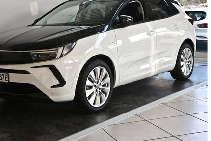 Opel Grandland (X) 14.000 km 27.990 &euro; Würzburg 97076